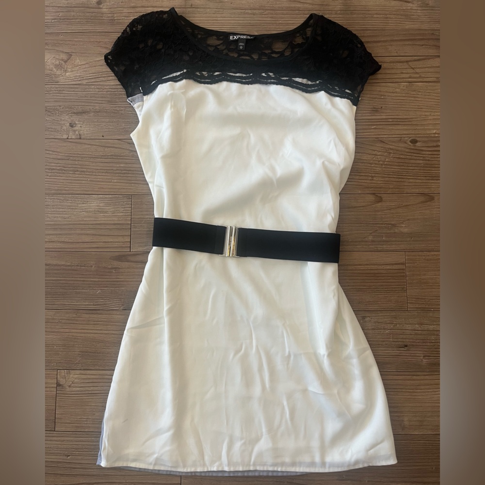(Express) Colorblock satin dress with belt, in cream/grey
